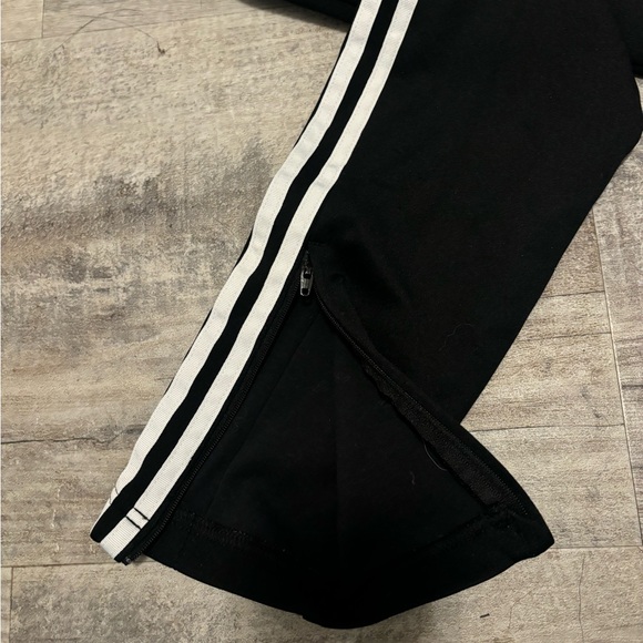 Adidas track suit - Picture 4 of 4